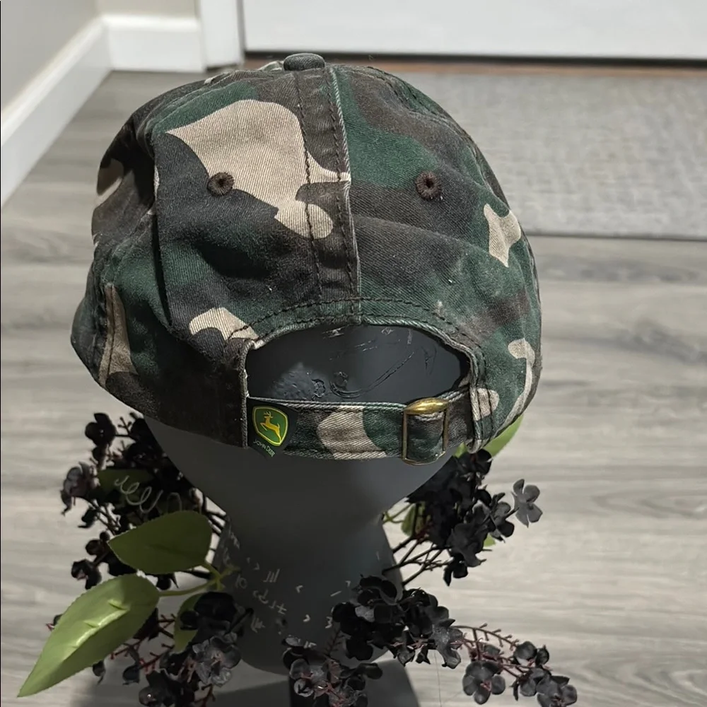 John Deere Camo Hat with Logo - Picture 2 of 7